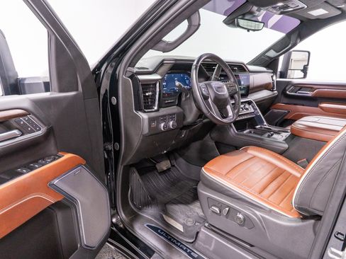 Used 2024 GMC Sierra 3500 Denali Ultimate AWD/4WD image 16