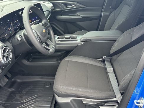 New 2026 Chevrolet Equinox EV LT image 9