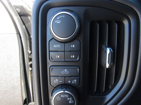 Used 2024 Chevrolet Silverado 1500 Custom Trail Boss w/ LPO, Dark Essentials Package image 20