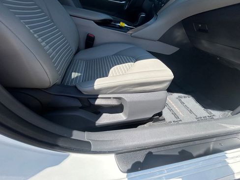 Used 2019 Toyota Camry SE w/ Convenience Package image 24