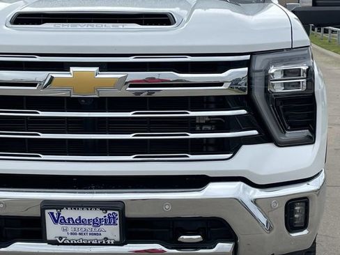 Used 2024 Chevrolet Silverado 2500 LTZ w/ LTZ Premium Texas Edition AWD/4WD image 8