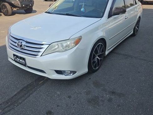 Used 2011 Toyota Avalon Limited FWD image 3