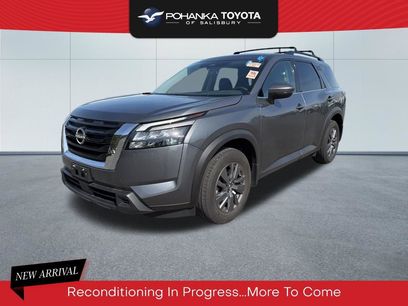 Used 2024 Nissan Pathfinder SV