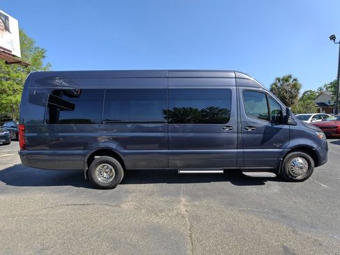 Used 2022 Mercedes-Benz Sprinter 3500 image 4