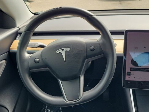 Used 2020 Tesla Model 3 Standard Range Plus RWD image 19