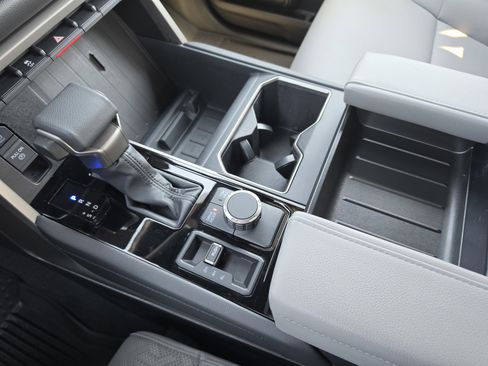 Used 2025 Toyota Tundra Limited image 23