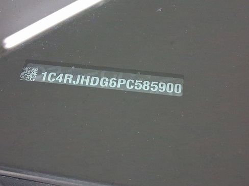 Used 2023 Jeep Grand Cherokee Overland w/ Adv Protech Group III image 20