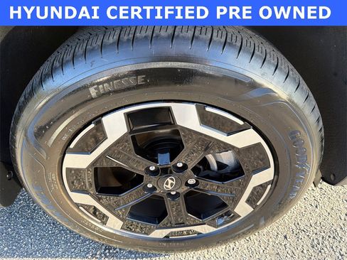Used 2025 Hyundai Santa Fe SE w/ Tow & Go Package image 12