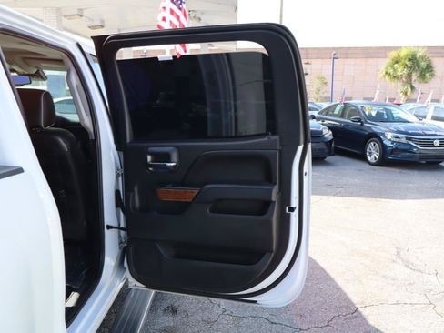 Used 2017 Chevrolet Silverado 1500 High Country RWD image 11