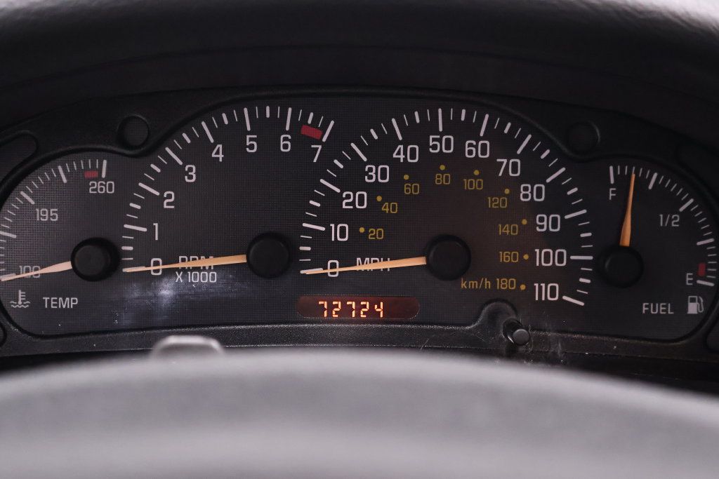 Used 2002 Pontiac Sunfire SE w/ Sun & Sound Pkg FWD image 17