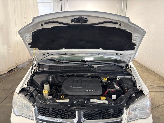 Used 2011 Dodge Grand Caravan Crew FWD image 8