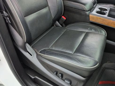 Used 2019 Chevrolet Silverado 2500 High Country w/ Duramax Plus Package image 21