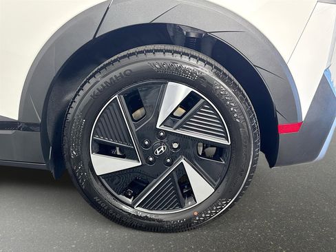 New 2025 Hyundai Ioniq 5 SE image 30