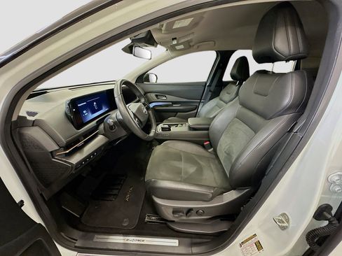 Used 2024 Nissan Ariya AWD image 13