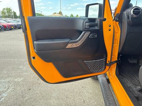 Used 2012 Jeep Wrangler Unlimited Sport AWD/4WD image 15