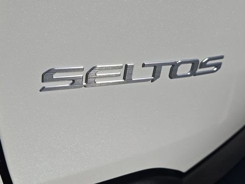 New 2026 Kia Seltos S image 11