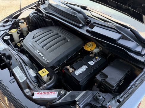 Used 2014 Dodge Grand Caravan SXT FWD image 39