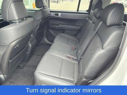 Used 2025 Hyundai Santa Fe SEL FWD image 7