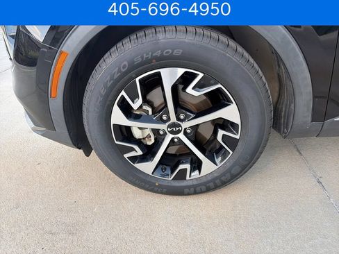 Used 2023 Kia Sportage EX FWD image 11