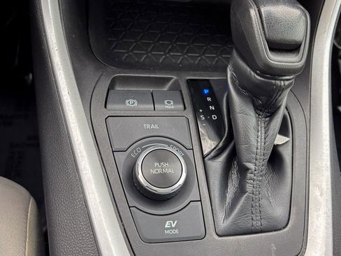 Certified 2022 Toyota RAV4 XLE image 37