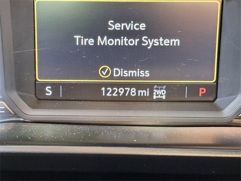 Used 2020 GMC Sierra 1500 SLE w/ SLE Value Package image 31