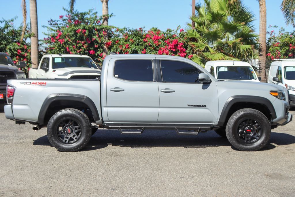 Used 2018 Toyota Tacoma TRD Off-Road AWD/4WD image 12
