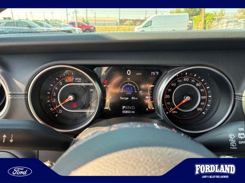 Used 2020 Jeep Wrangler Unlimited Sahara AWD/4WD image 10