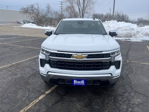 Used 2025 Chevrolet Silverado 1500 LT image 2