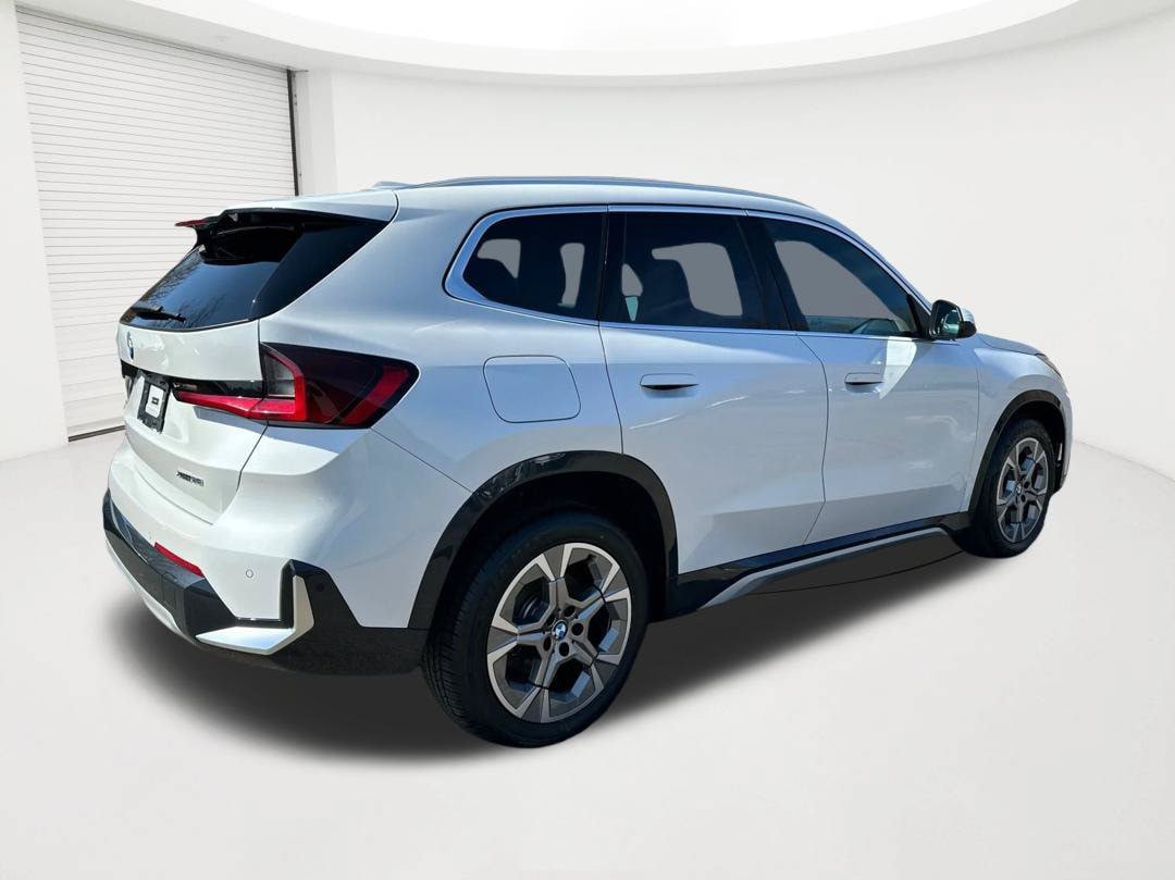 Used 2025 BMW X1 xDrive28i AWD/4WD image 5
