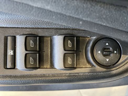 Used 2018 Ford Escape SE image 16