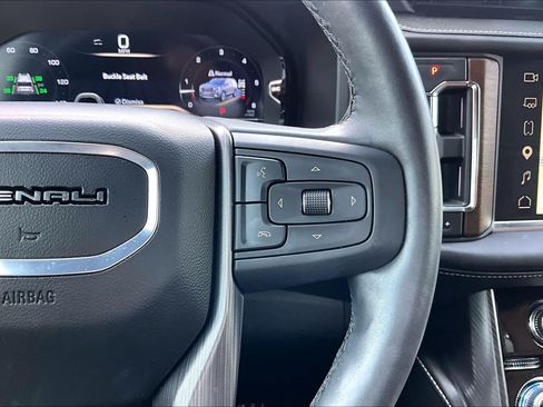 Used 2024 GMC Yukon XL Denali Ultimate AWD/4WD image 25