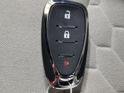 Used 2020 Chevrolet Equinox LS image 32