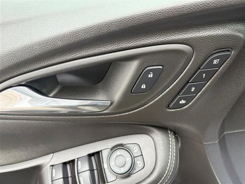 Used 2023 Buick Encore GX Essence w/ Experience Buick Package image 10