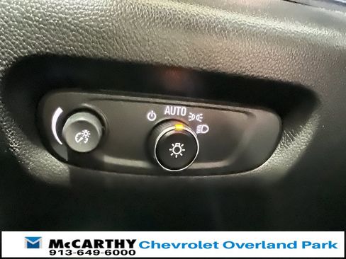 Used 2023 Chevrolet Traverse LT image 17