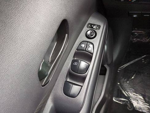 Certified 2024 Nissan Kicks S FWD image 18