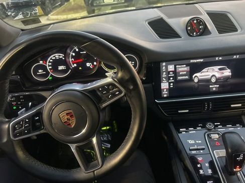 Used 2020 Porsche Cayenne image 33