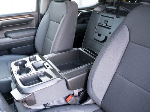 Used 2024 GMC Sierra 1500 SLE w/ Preferred Package image 13