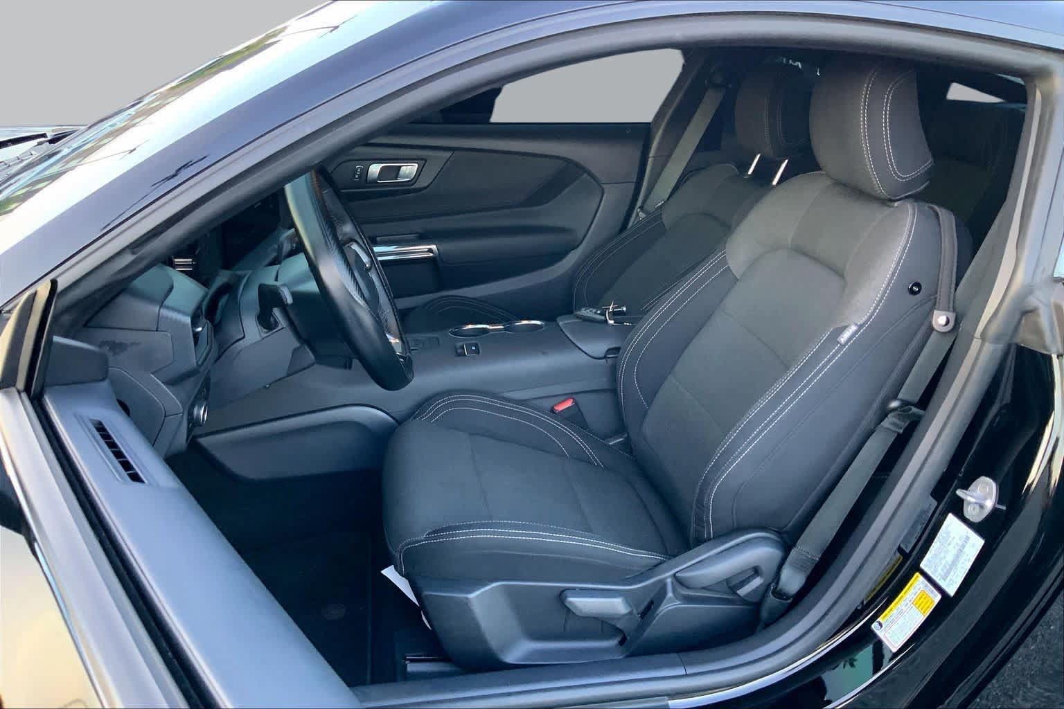 Used 2025 Ford Mustang Coupe RWD image 8