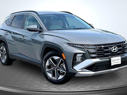 Used 2025 Hyundai Tucson SEL FWD image 3