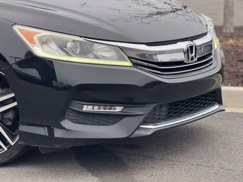 Used 2017 Honda Accord Sport image 3