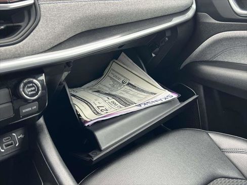 Used 2024 Jeep Compass Latitude image 34