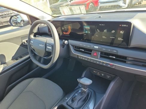 New 2026 Kia K4 FWD image 8