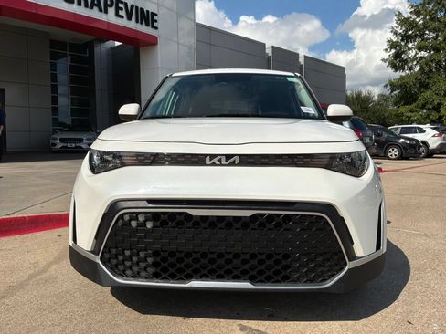 Used 2025 Kia Soul LX w/ LX Technology Package FWD image 3