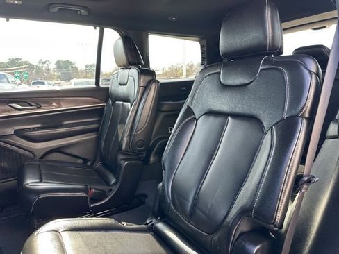 Certified 2024 Jeep Grand Cherokee L Limited w/ Luxury Tech Group II image 31