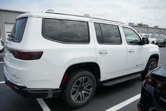 Used 2024 Jeep Wagoneer Series II w/ Flexible Seating Group RWD image 15
