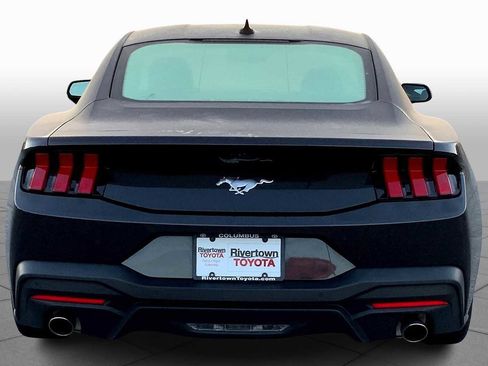 Used 2024 Ford Mustang Coupe image 7