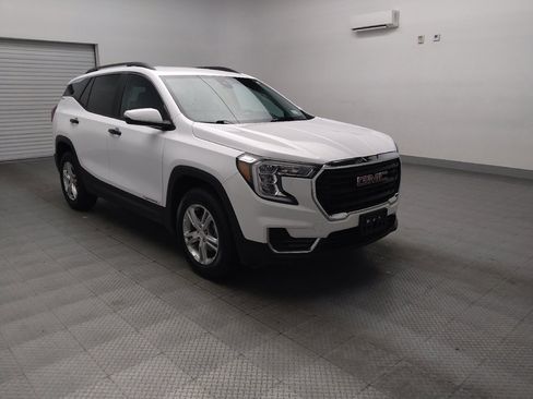 Used 2023 GMC Terrain SLE w/ Driver Convenience Package image 13