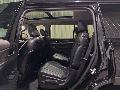 Used 2023 Jeep Grand Cherokee L Limited w/ Black Appearance Package AWD/4WD image 22