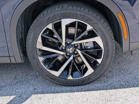 Used 2024 Mitsubishi Outlander SE Black Edition AWD/4WD image 11