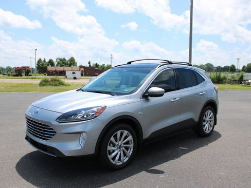Used 2021 Ford Escape Titanium w/ Titanium Elite Package AWD/4WD image 4